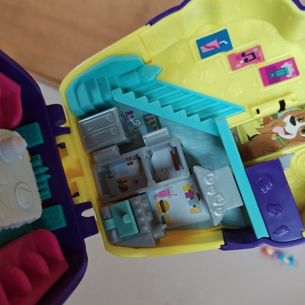 WITH MINI FIGS Polly Pocket Micro 3pcs 2018 Seashell 2020 Koala 2017 Cupcake ZA3 - Picture 6 of 8